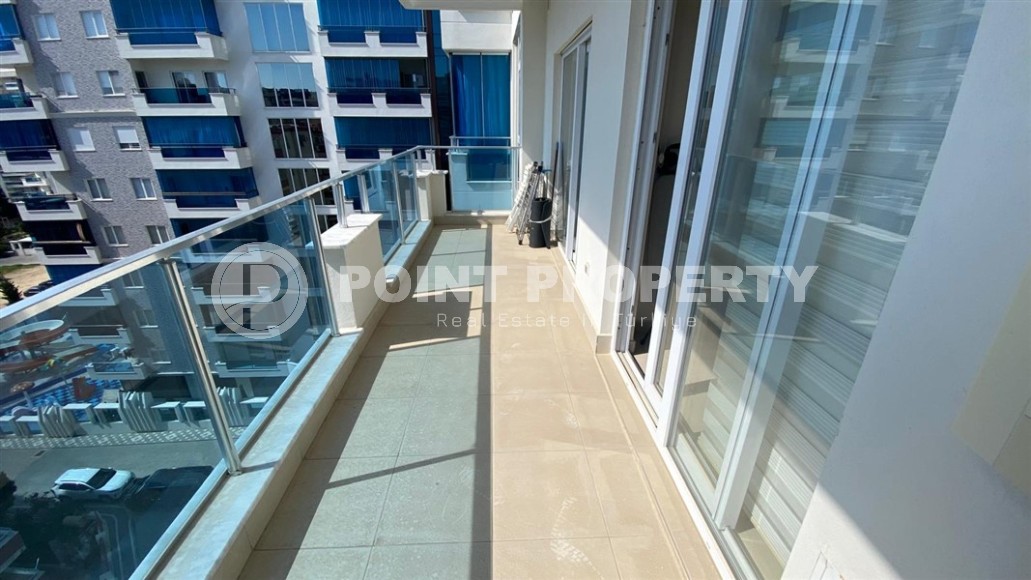 Добротная квартира на высоком этаже в комплексе с бассейном-id-8695-фото-10