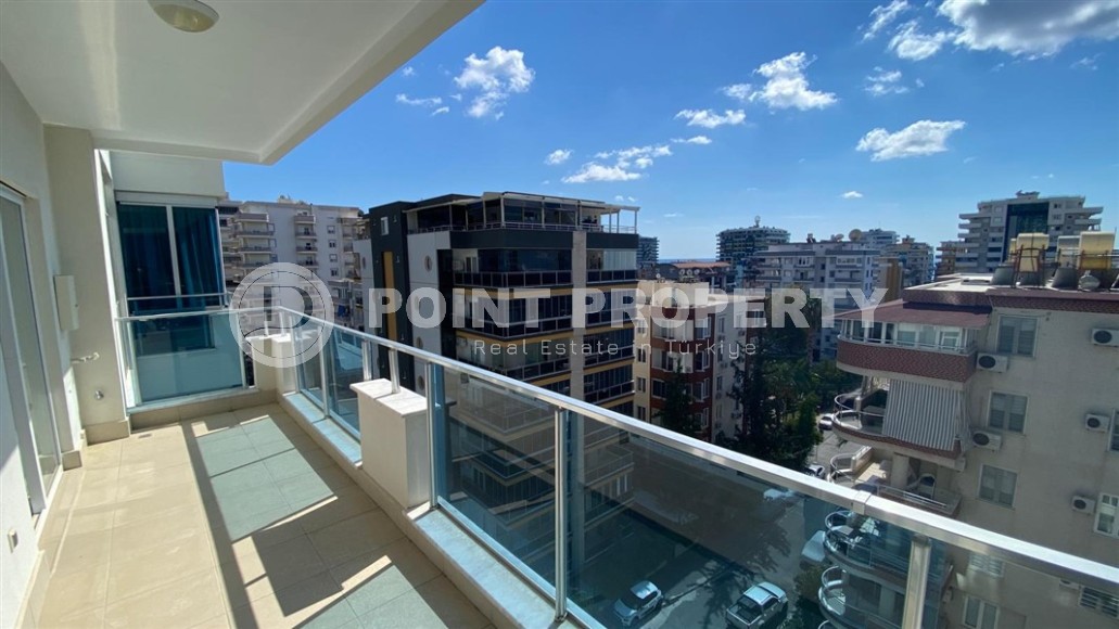 Добротная квартира на высоком этаже в комплексе с бассейном-id-8695-фото-11