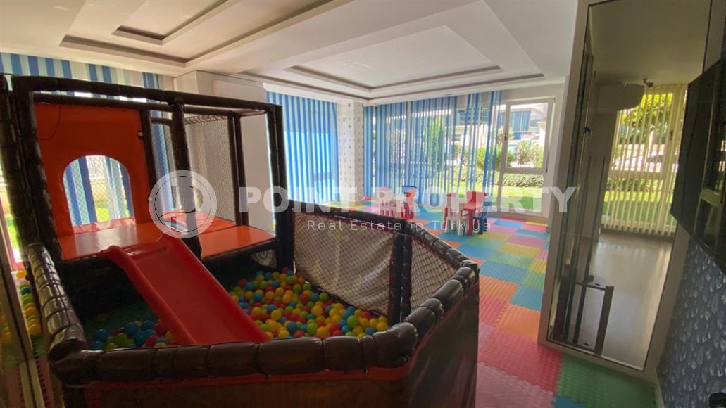 Добротная квартира на высоком этаже в комплексе с бассейном-id-8695-фото-12