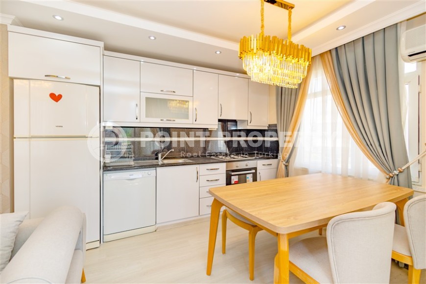 Меблированная квартира 100 м²  на первой береговой линии в Кестеле с панорамным видом на море-id-8703-фото-2