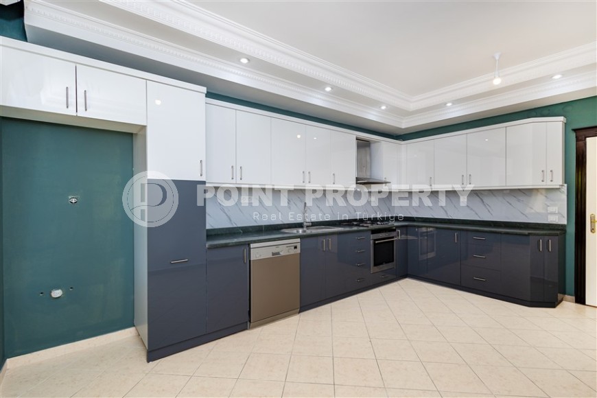 Просторная квартира 220 м² в центре Аланьи, рядом с пляжем Клеопатры-id-8706-фото-4