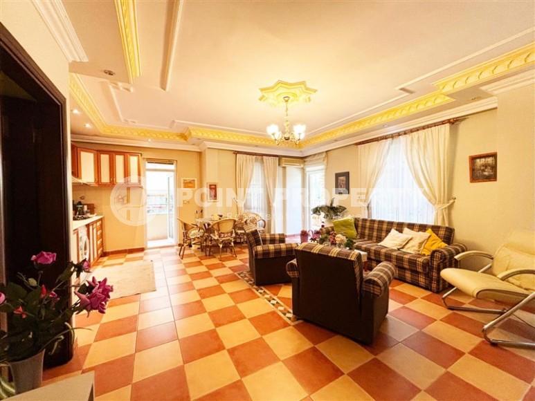 Добротная квартира в центре Алании с возможностью получения ВНЖ-id-8708-фото-2