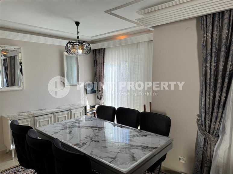 Magnificent three-storey villa 300 m² with pool and garden, Upper Oba-id-8726-photo-5