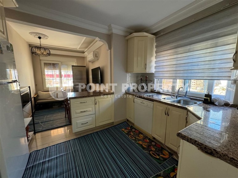 Magnificent three-storey villa 300 m² with pool and garden, Upper Oba-id-8726-photo-6