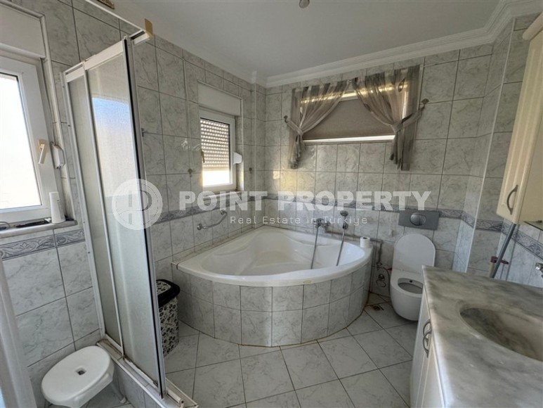 Magnificent three-storey villa 300 m² with pool and garden, Upper Oba-id-8726-photo-9