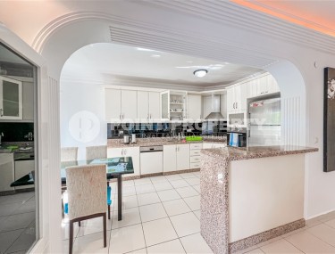 Furnished apartment 150 m² in Mahmutlar-id-8750-photo-3