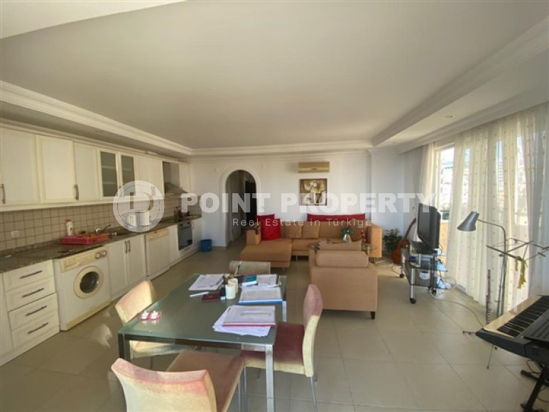 Two bedroom apartment, 120m² with sunset view, on the main street of Mahmutlar, Alanya-id-1684-photo-2