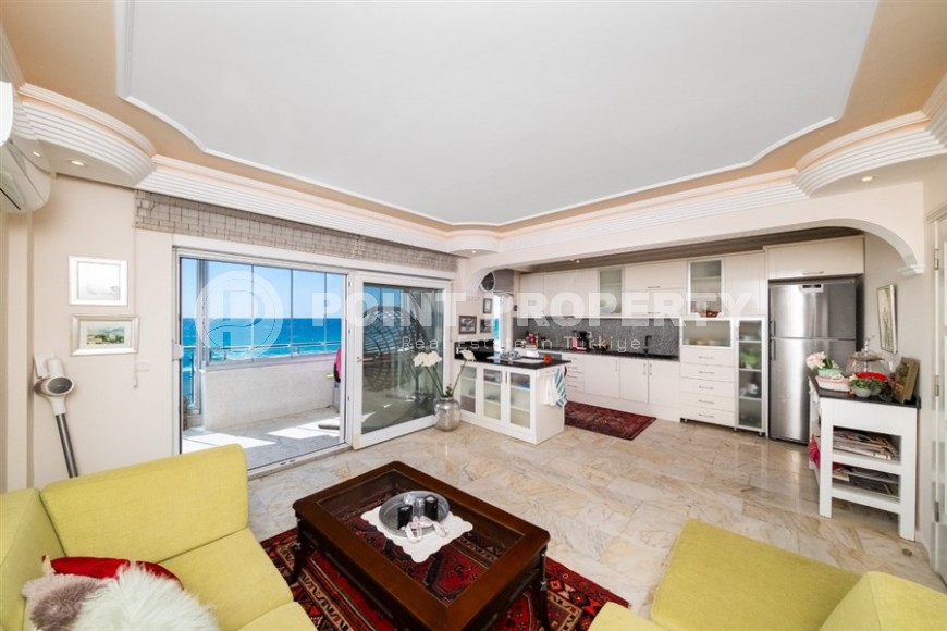 Apartment 120 m² in a prestigious complex on the first coastline in Mahmutlar-id-8764-photo-4