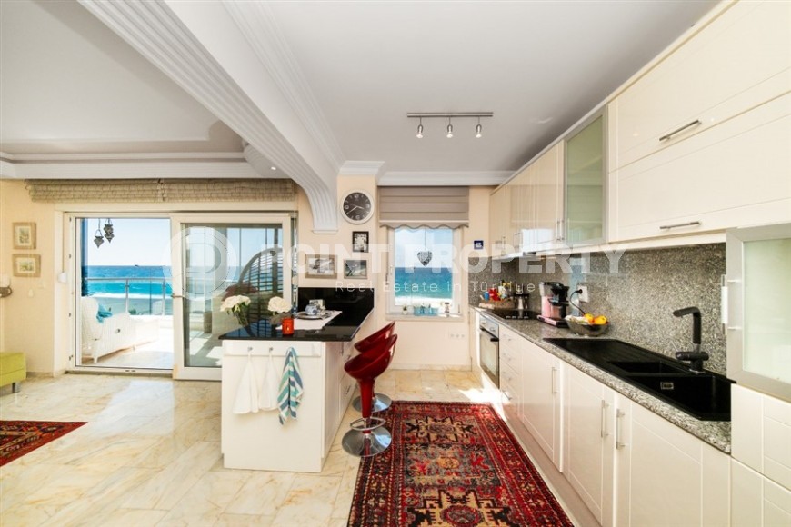 Apartment 120 m² in a prestigious complex on the first coastline in Mahmutlar-id-8764-photo-6