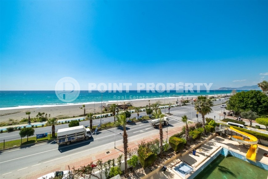 Apartment 120 m² in a prestigious complex on the first coastline in Mahmutlar-id-8764-photo-11