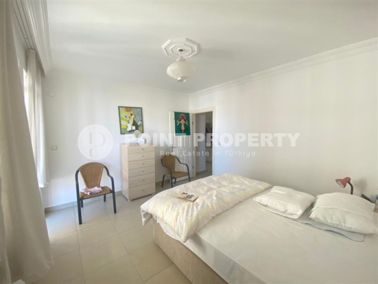 Two bedroom apartment, 120m² with sunset view, on the main street of Mahmutlar, Alanya-id-1684-photo-12