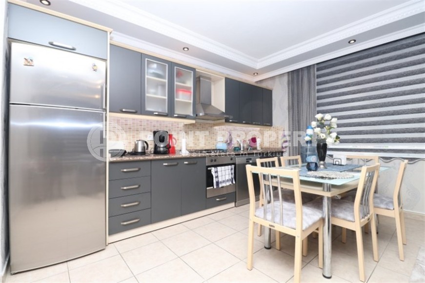 Просторная квартира с мебелью и техникой у самого берега моря-id-8776-фото-5