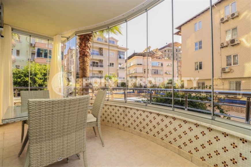 Просторная квартира с мебелью и техникой у самого берега моря-id-8776-фото-10