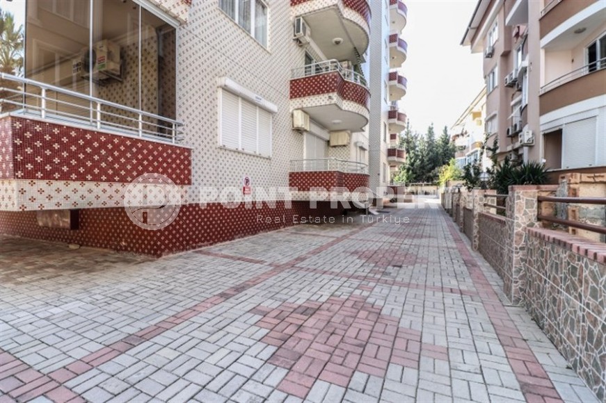 Просторная квартира с мебелью и техникой у самого берега моря-id-8776-фото-12