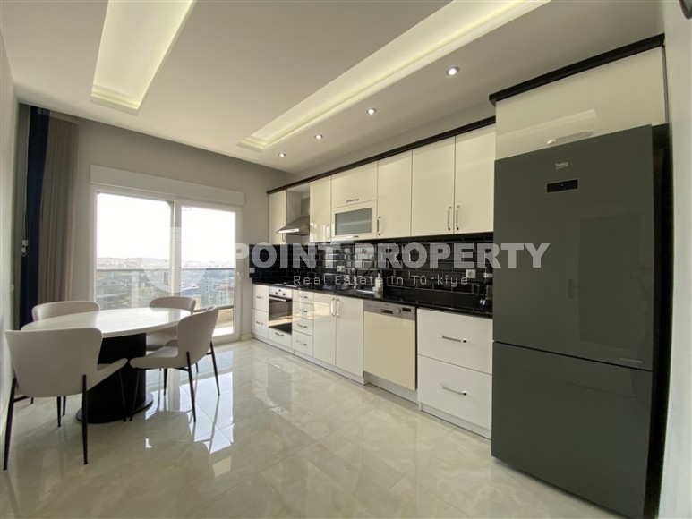 Современная квартира большой площади  с видом на море-id-8779-фото-3