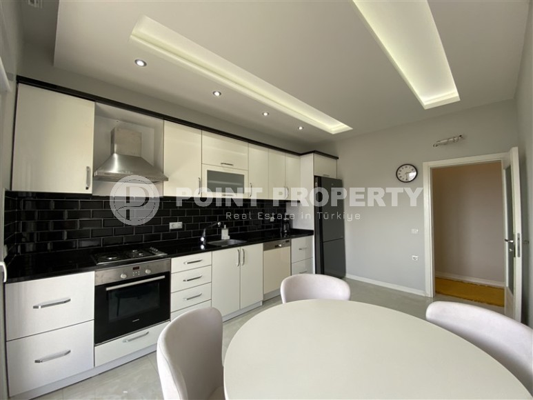 Современная квартира большой площади  с видом на море-id-8779-фото-4