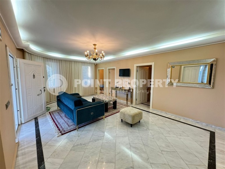 Luxury villa with pool and garden in Kargicak-id-8787-photo-3