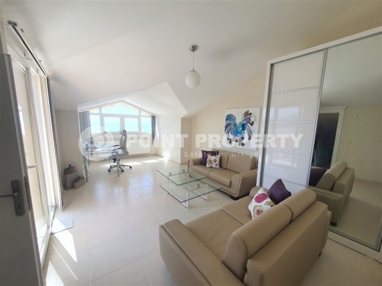 Дуплекс квартира 180 м² с видом на море в районе Демирташ, ВНЖ-id-8835-фото-3