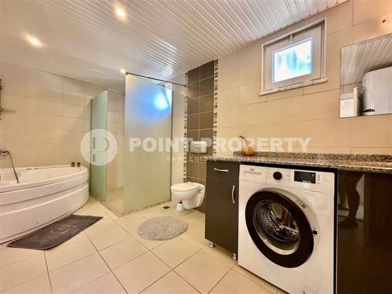 Spacious apartment 100 m² with sea view in a low-rise building in Kargicak-id-8860-photo-9