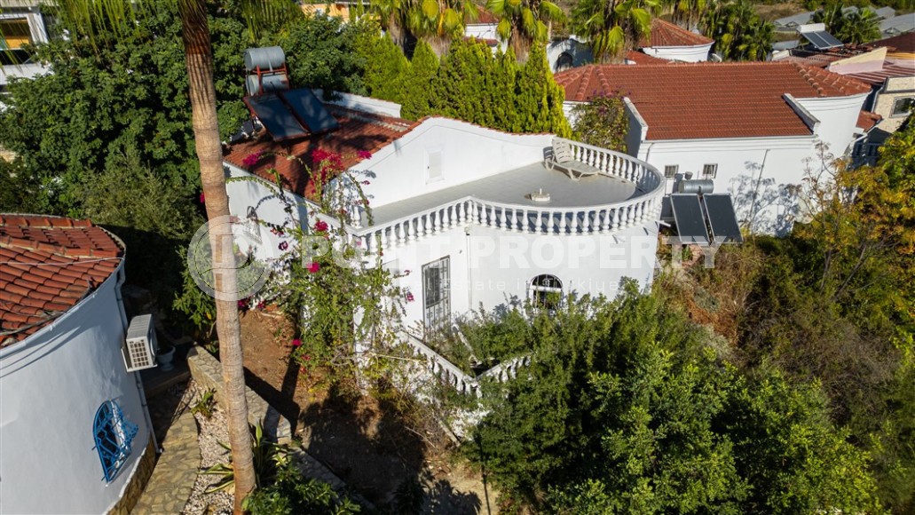 Недорогая вилла в районе Тюрклер-id-8898-фото-11