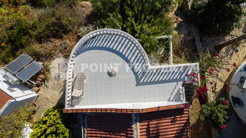 Недорогая вилла в районе Тюрклер-id-8898-фото-12