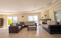 Spacious villa 250 m² with sea view and residence permit opportunity in the center of Alanya-id-8900-photo-2