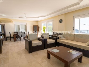 Spacious villa 250 m² with sea view and residence permit opportunity in the center of Alanya-id-8900-photo-4