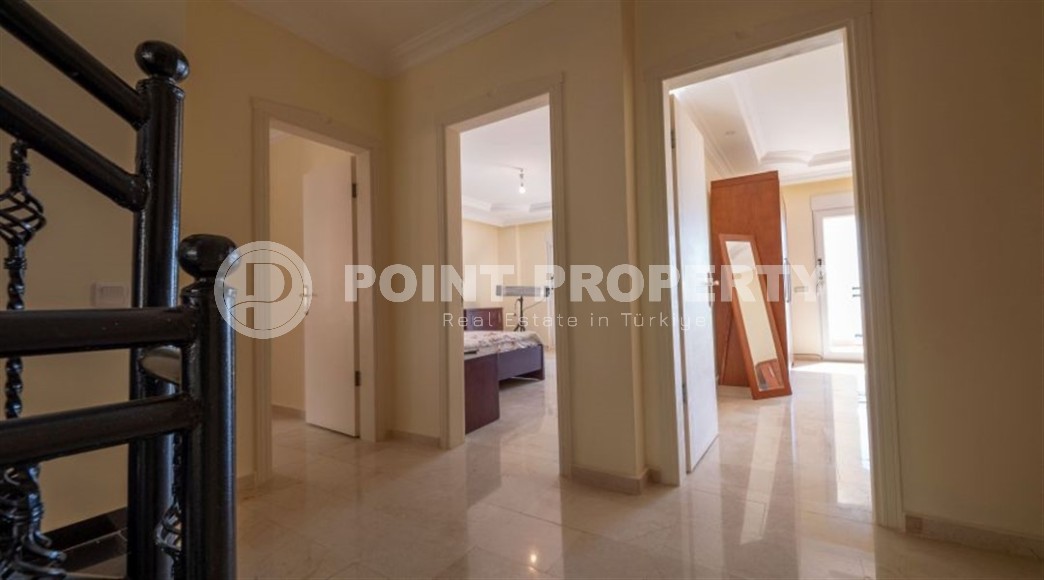 Spacious villa 250 m² with sea view and residence permit opportunity in the center of Alanya-id-8900-photo-6