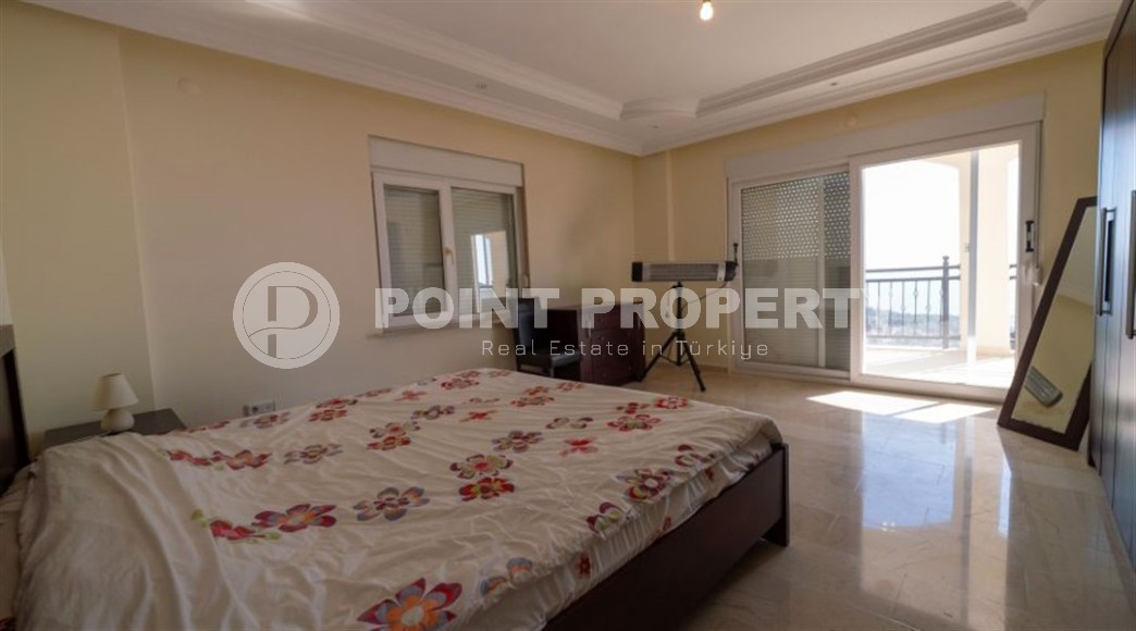 Spacious villa 250 m² with sea view and residence permit opportunity in the center of Alanya-id-8900-photo-9