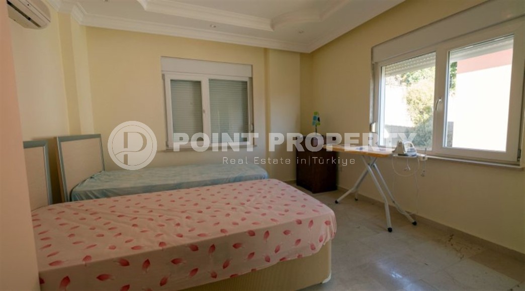 Spacious villa 250 m² with sea view and residence permit opportunity in the center of Alanya-id-8900-photo-10
