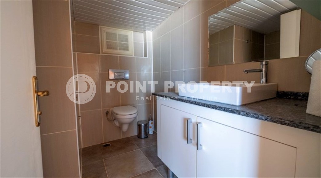 Spacious villa 250 m² with sea view and residence permit opportunity in the center of Alanya-id-8900-photo-12