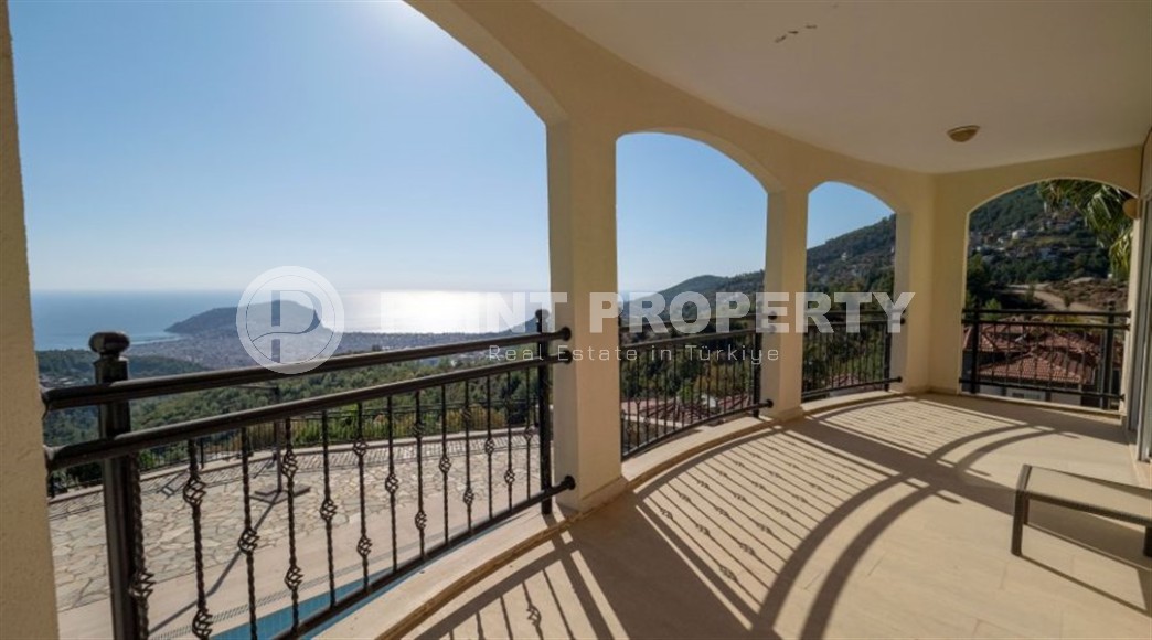 Spacious villa 250 m² with sea view and residence permit opportunity in the center of Alanya-id-8900-photo-13