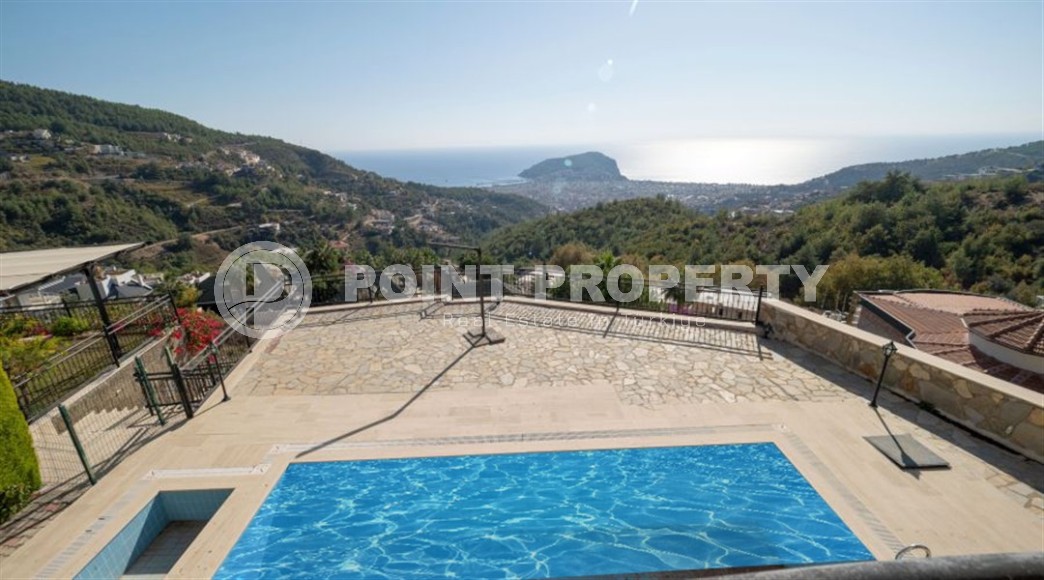 Spacious villa 250 m² with sea view and residence permit opportunity in the center of Alanya-id-8900-photo-15