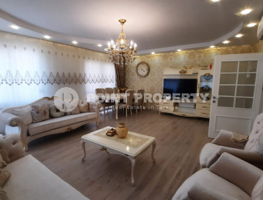 Luxury property: penthouse 4+1, 250m², with separate kitchen in a cozy complex in Oba, Alanya-id-1698-photo-2
