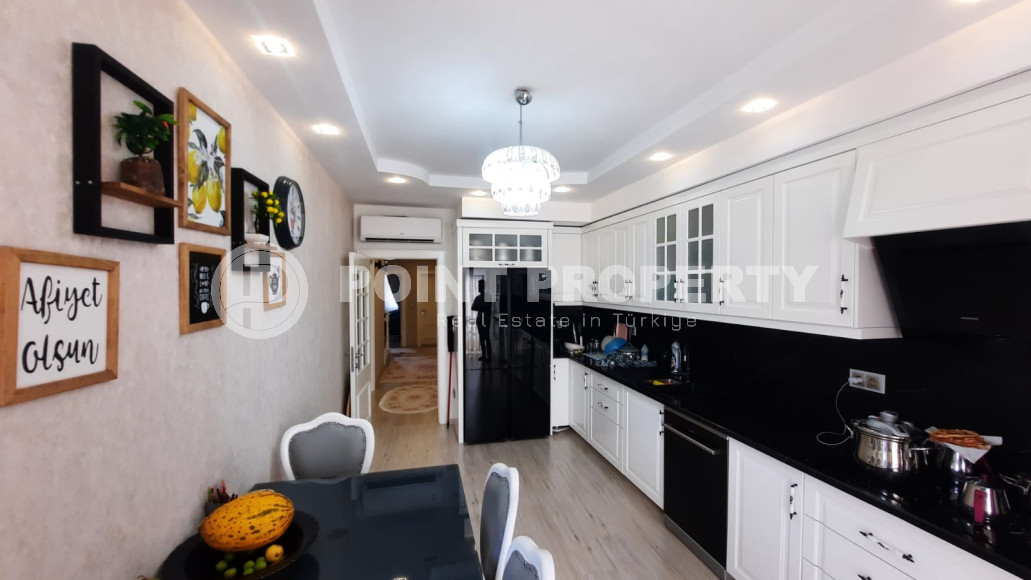 Luxury property: penthouse 4+1, 250m², with separate kitchen in a cozy complex in Oba, Alanya-id-1698-photo-3