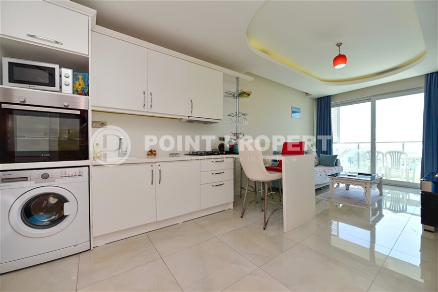 A cozy apartment right on the seashore with a view of the sea surface-id-8954-photo-2