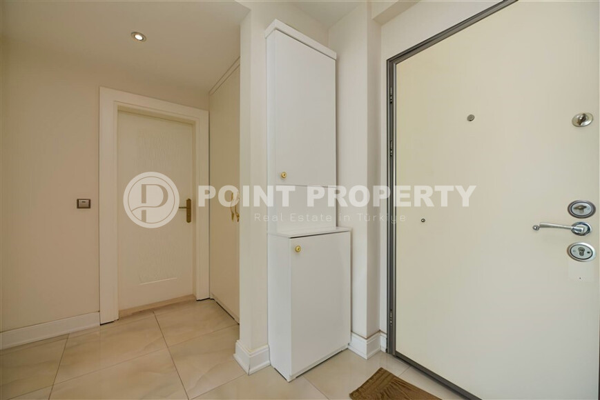 A cozy apartment right on the seashore with a view of the sea surface-id-8954-photo-5