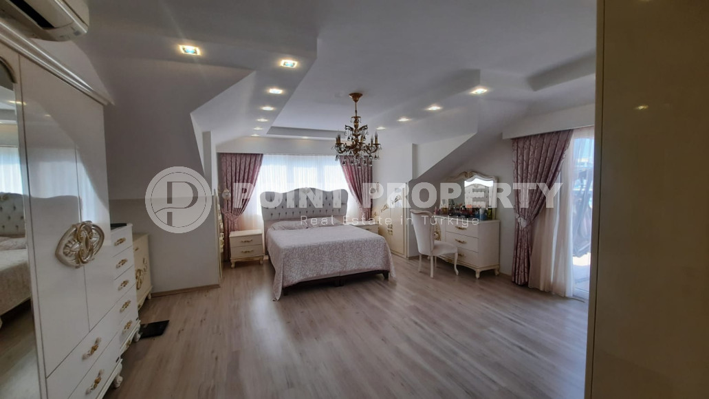 Luxury property: penthouse 4+1, 250m², with separate kitchen in a cozy complex in Oba, Alanya-id-1698-photo-18