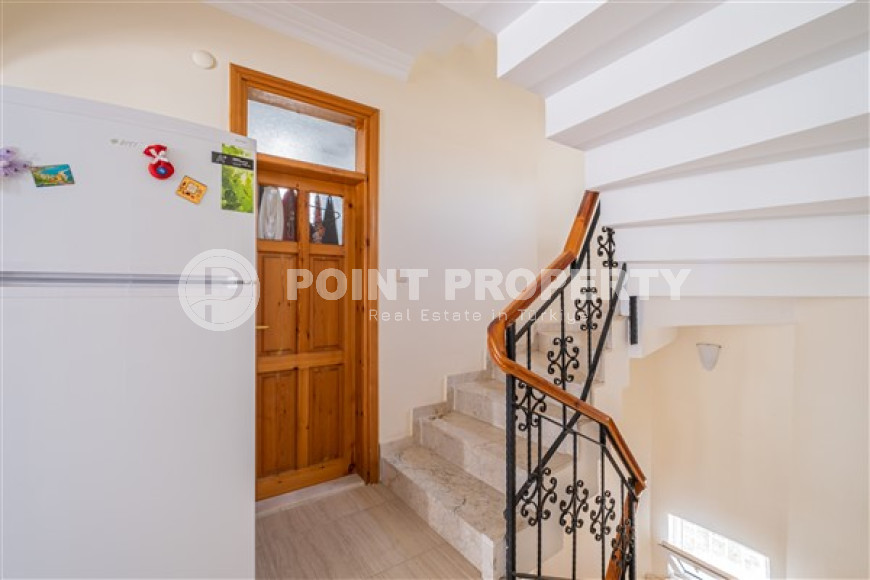 Меблированная трехэтажная вилла с тремя спальнями, 150м², у моря, в районе Алании Паяллар-id-1701-фото-9