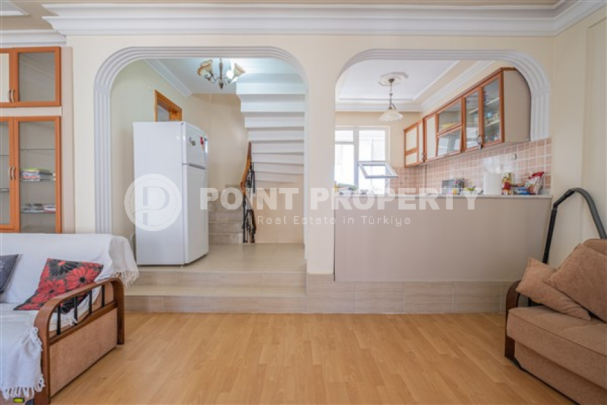 Меблированная трехэтажная вилла с тремя спальнями, 150м², у моря, в районе Алании Паяллар-id-1701-фото-18