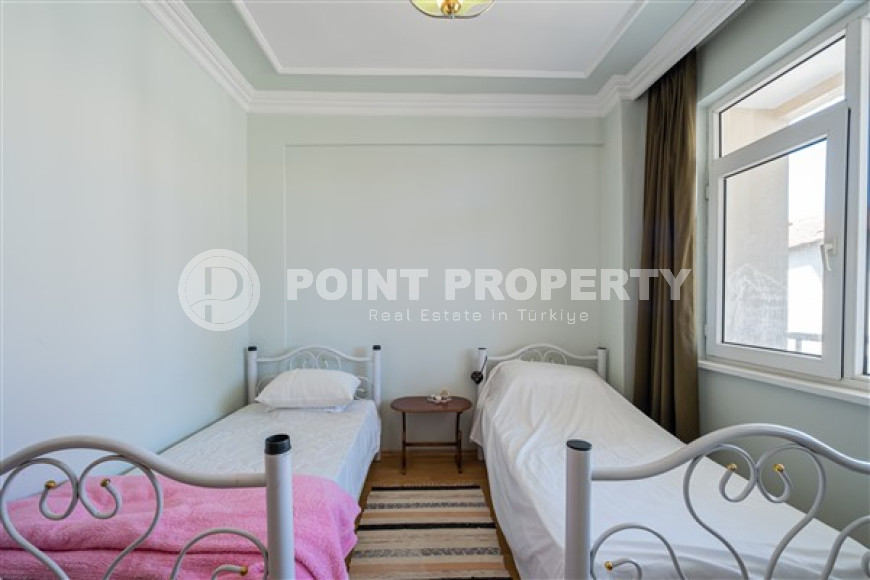 Меблированная трехэтажная вилла с тремя спальнями, 150м², у моря, в районе Алании Паяллар-id-1701-фото-31