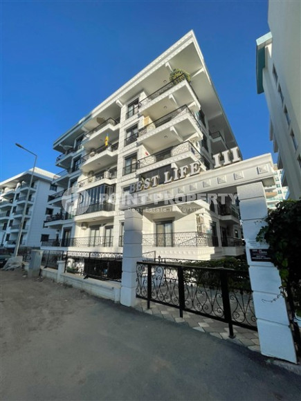 Spacious elegant three bedroom penthouse, 180m², 350m from the sea in Mahmutlar, Alanya-id-1702-photo-1