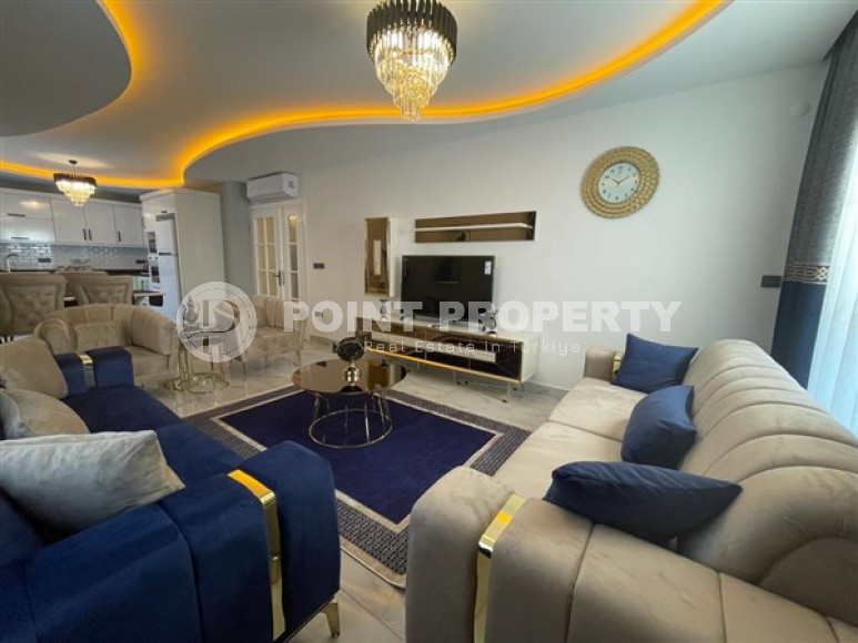 Spacious elegant three bedroom penthouse, 180m², 350m from the sea in Mahmutlar, Alanya-id-1702-photo-2