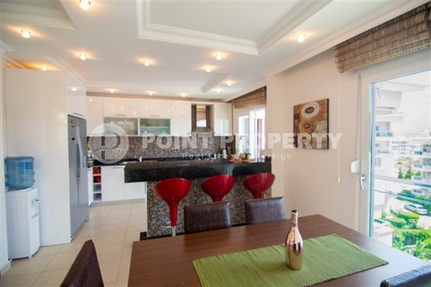 Elegant five-room penthouse, 230 m², with mountain views in a luxury complex in Cikcilli, Alanya-id-1706-photo-18