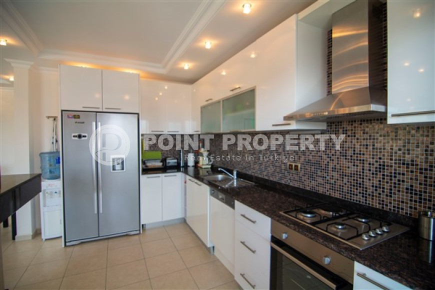 Elegant five-room penthouse, 230 m², with mountain views in a luxury complex in Cikcilli, Alanya-id-1706-photo-20