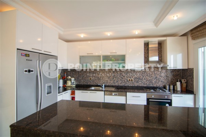 Elegant five-room penthouse, 230 m², with mountain views in a luxury complex in Cikcilli, Alanya-id-1706-photo-21