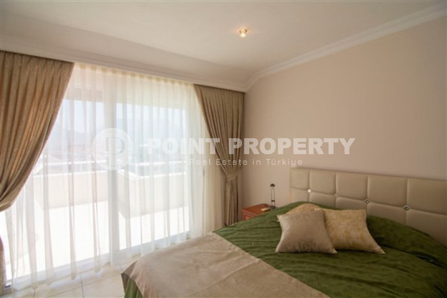 Elegant five-room penthouse, 230 m², with mountain views in a luxury complex in Cikcilli, Alanya-id-1706-photo-33