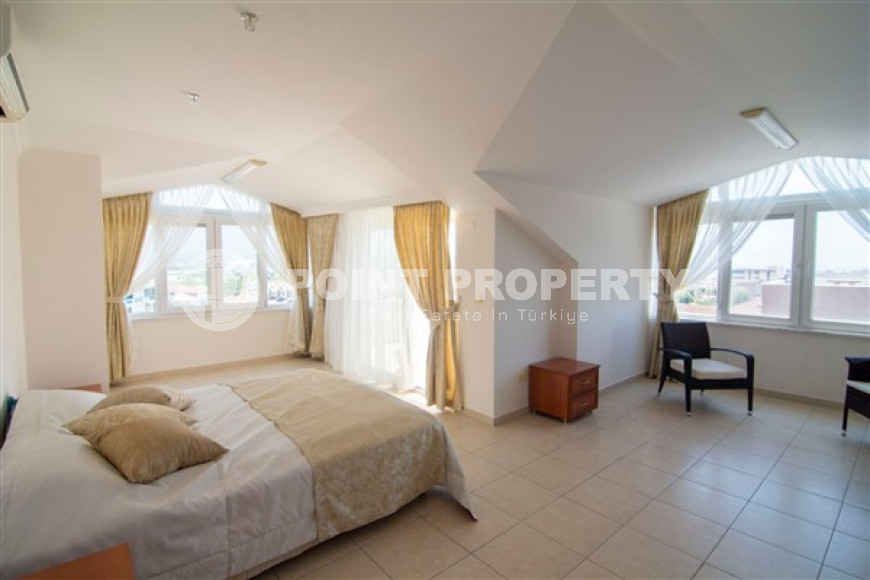 Elegant five-room penthouse, 230 m², with mountain views in a luxury complex in Cikcilli, Alanya-id-1706-photo-35
