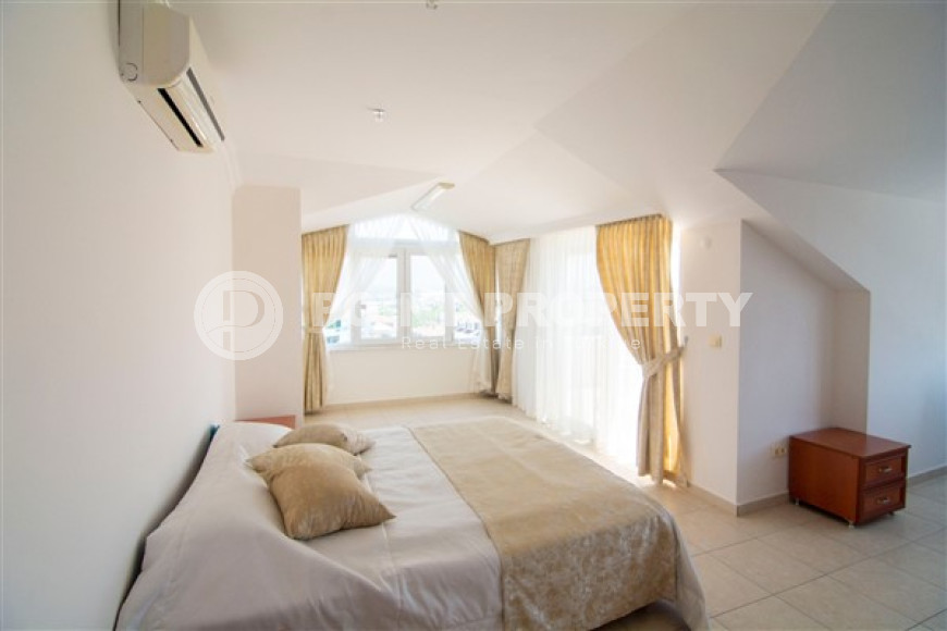 Elegant five-room penthouse, 230 m², with mountain views in a luxury complex in Cikcilli, Alanya-id-1706-photo-36