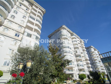 Ready to move in, penthouse 3+2, 220m², in a luxury complex in Cikcilli, Alanya-id-1707-photo-1